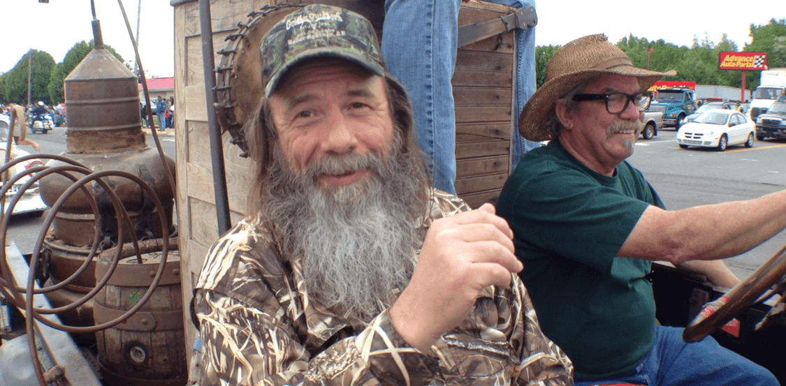 VIDEO: FULL Strawberry Festival Parade With “Mountain Man” from Duck Dynasty
